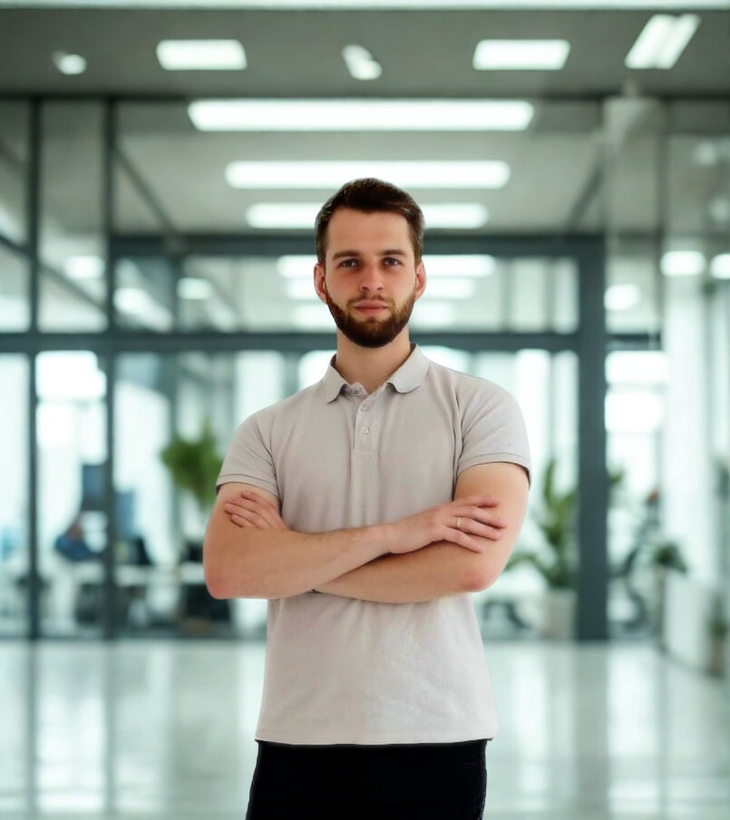 Kacper z eSmarti - Twój specjalista ds. systemów dla firm